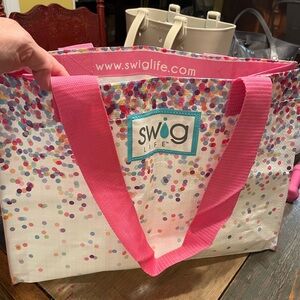 Swig reusable tote with side pockets NWOT